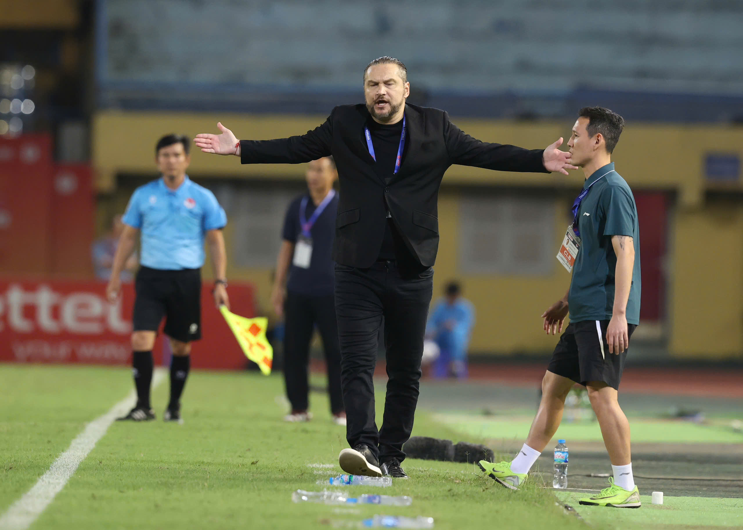 Người quan sát: Ở hai đầu nỗi nhớ - Ảnh 1.