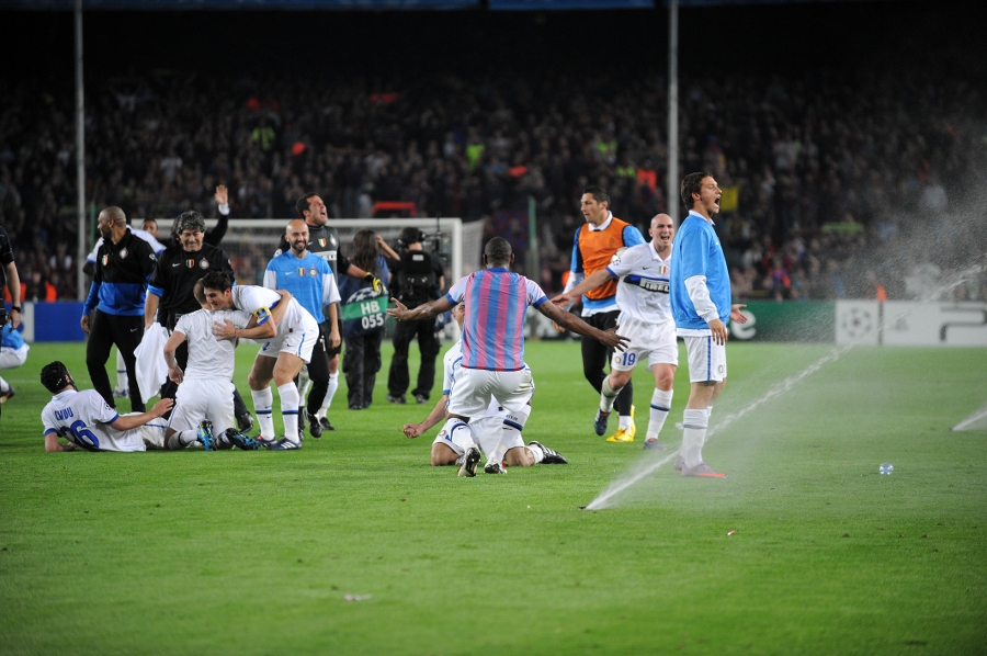 Khi bóng đá đẹp khuất phục trước lòng quả cảm.