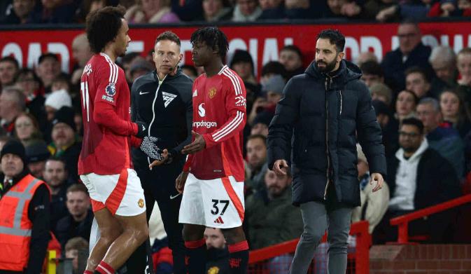 Mainoo không hề được tin tưởng dưới thời Ruben Amorim.