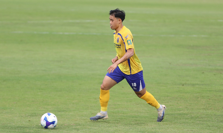 Eddie Tran thi đấu cho CLB Bắc Ninh