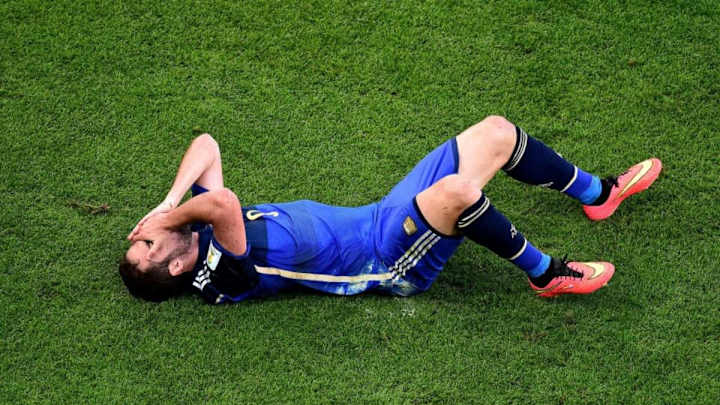 Người hùng không gặp thời của Argentina. Higuain – người hùng bất lực