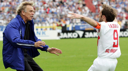 Volker Finke là huyền thoại của đội bóng.