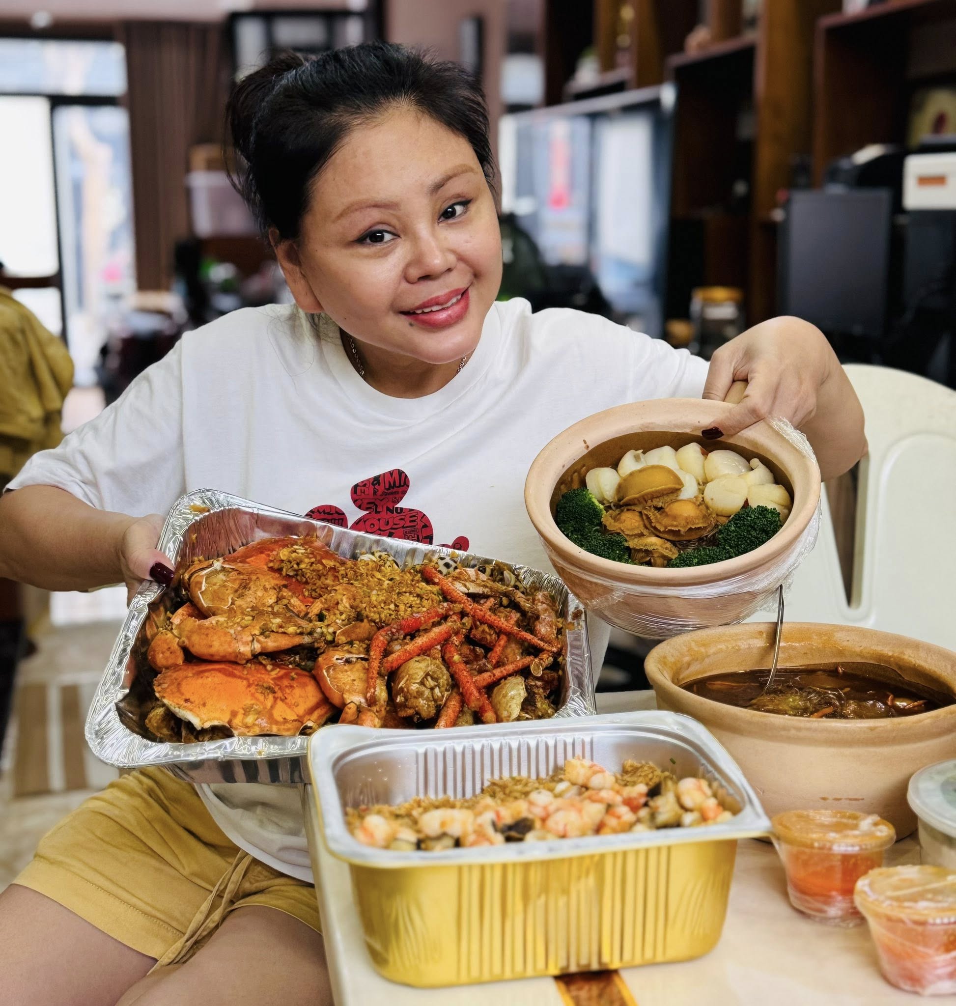 Nữ nghệ sĩ chăm sóc gia đình