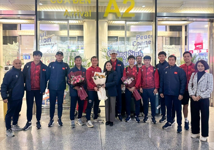Nhóm thứ hai của U23 Việt Nam đã về nước an toàn trong buổi sáng 25/1