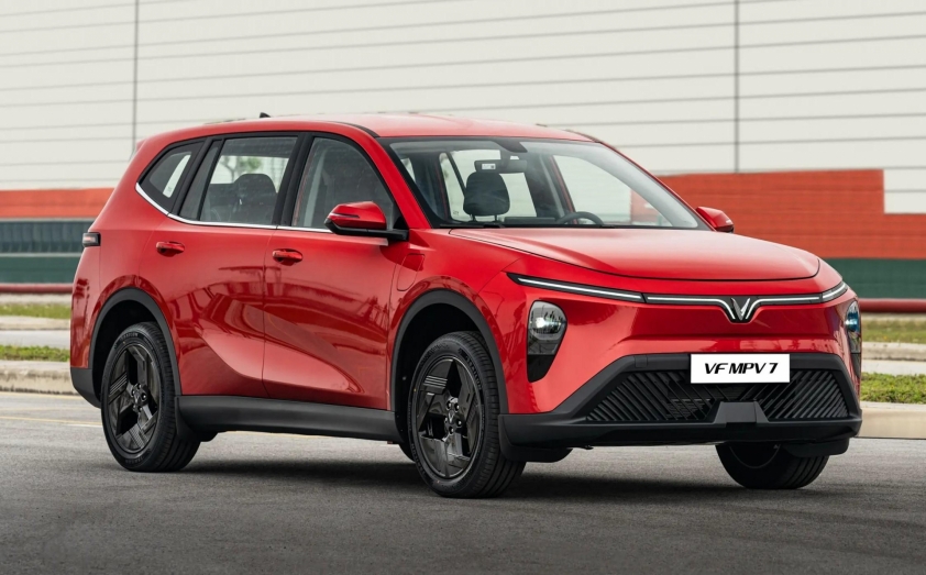 VinFast VF MPV 7 mặt trước