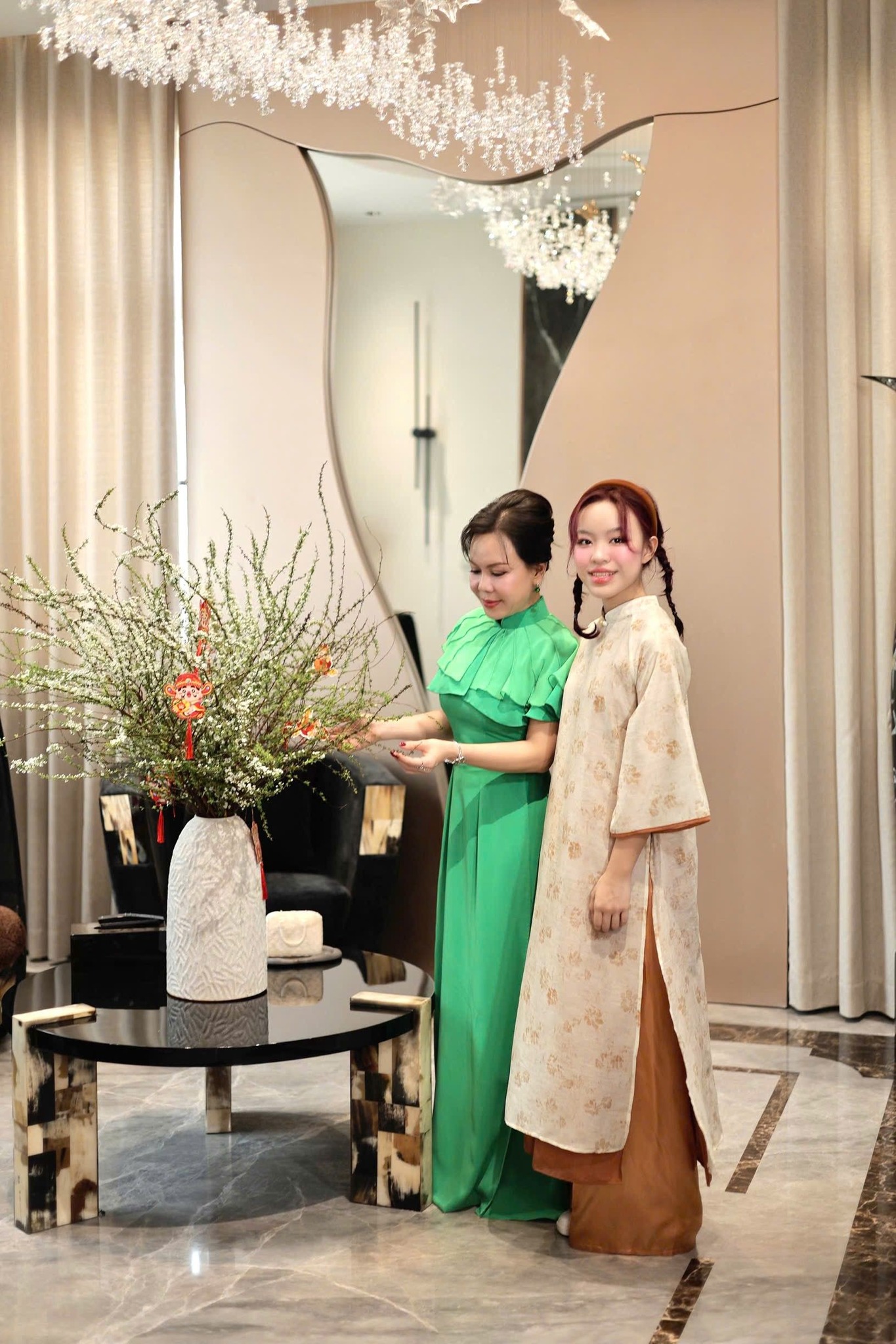 Xe hơi sang trọng trong bộ sưu tập của nữ nghệ sĩ - Ảnh 5. Bộ sưu tập xe hơi hàng tỷ đồng của nữ nghệ sĩ