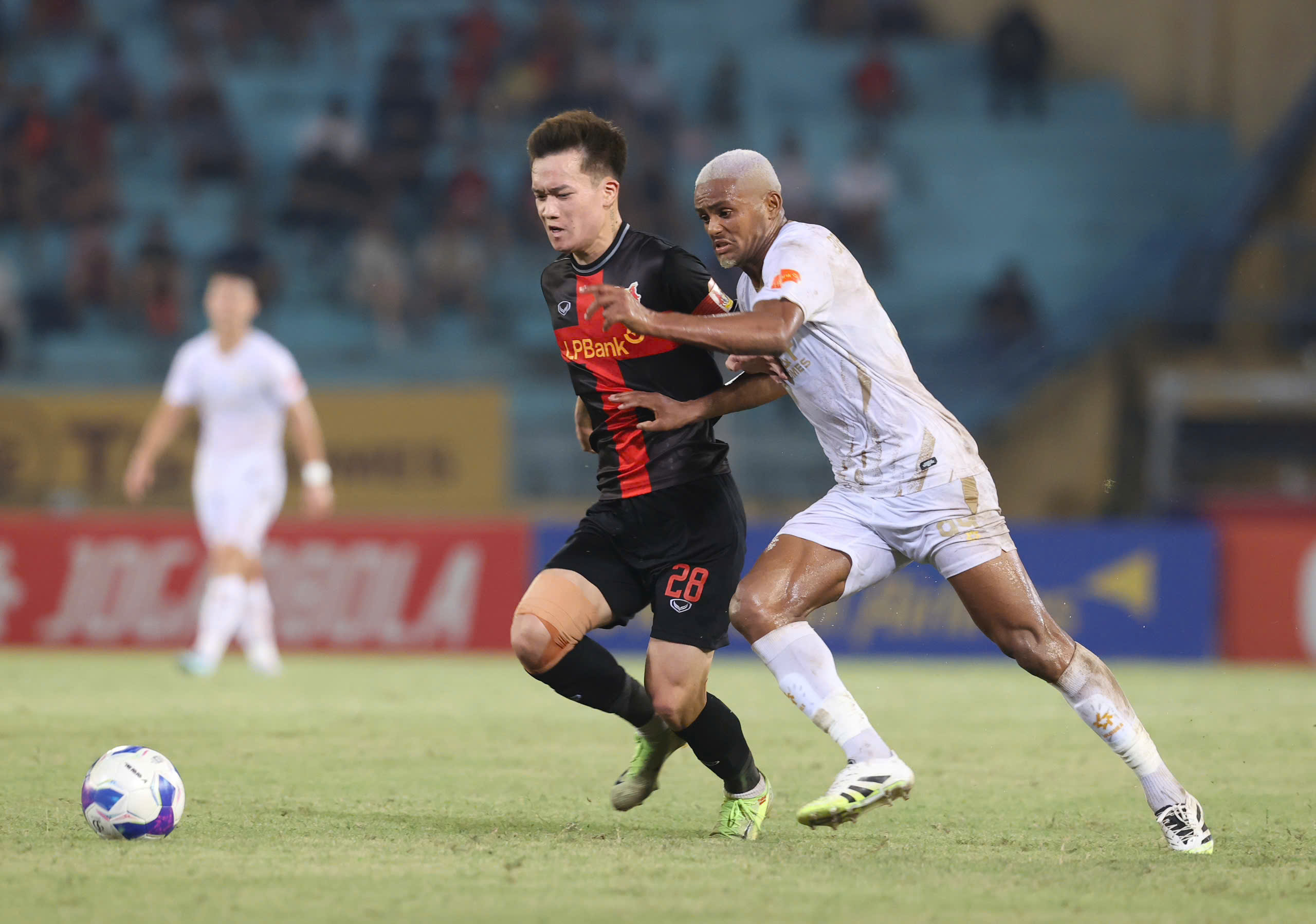 LPBank V-League 2025/26 qua 7 vòng đấu: Ninh Bình vẫn bất bại… - Ảnh 1.