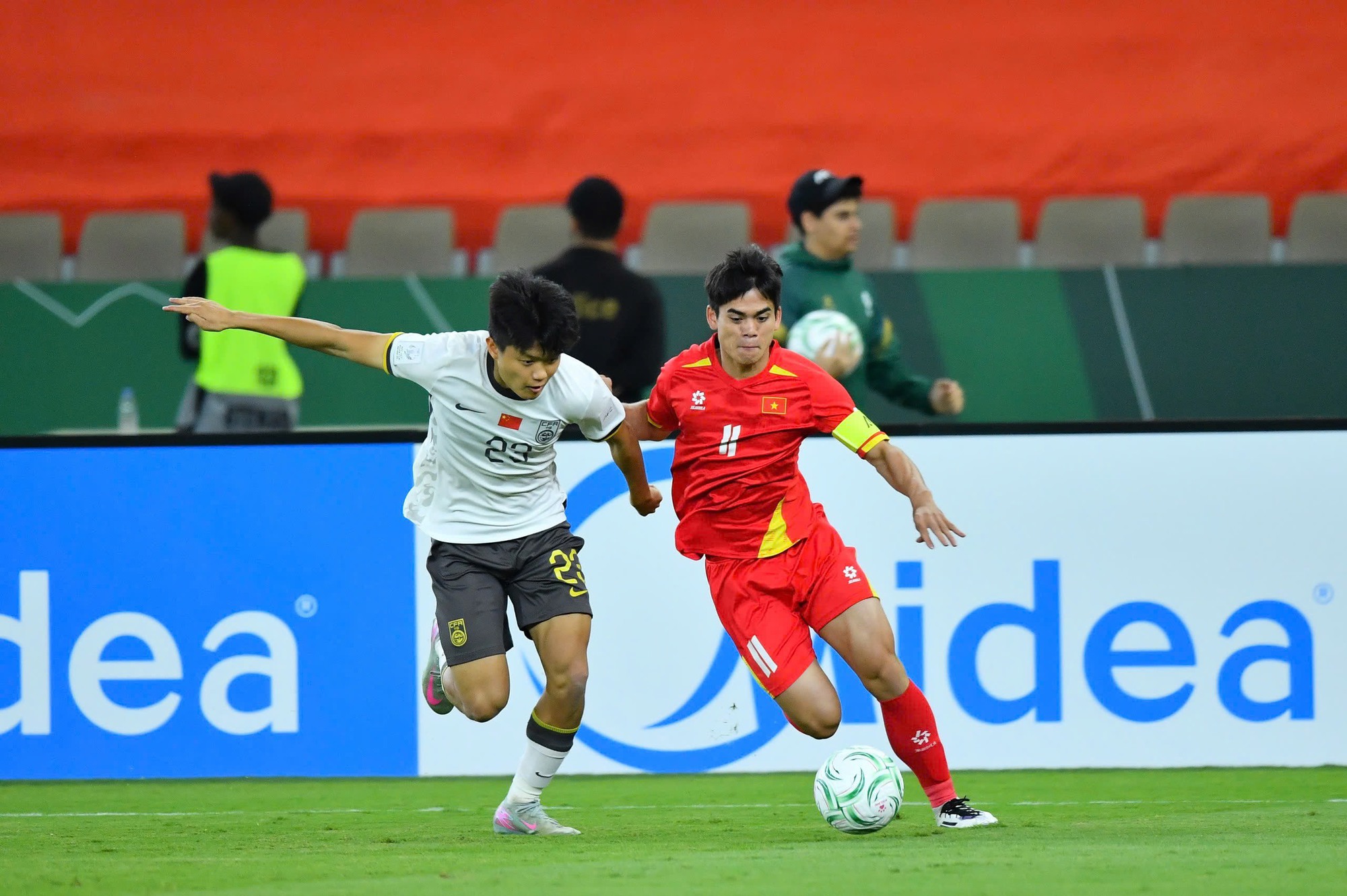 Mất trung vệ thép, U23 Việt Nam tan mộng châu Á sau thảm kịch trước U23 Trung Quốc - Ảnh 2.