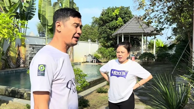 Nữ nghệ sĩ bên biệt thự Vũng Tàu