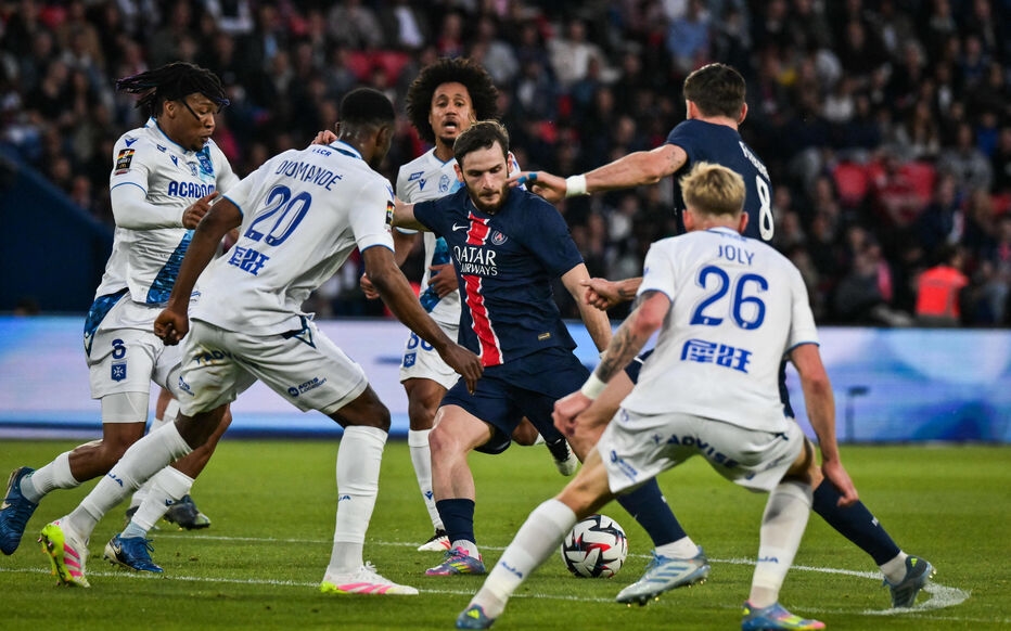 PSG sẽ đối đầu với Auxerre tại vòng 19 Ligue 1. PSG sẽ đối đầu với Auxerre tại vòng 19 Ligue 1.