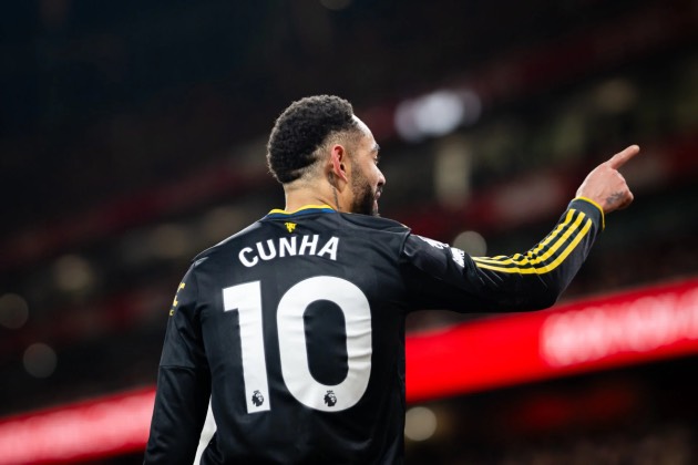 Pha ghi bàn siêu phẩm của Matheus Cunha