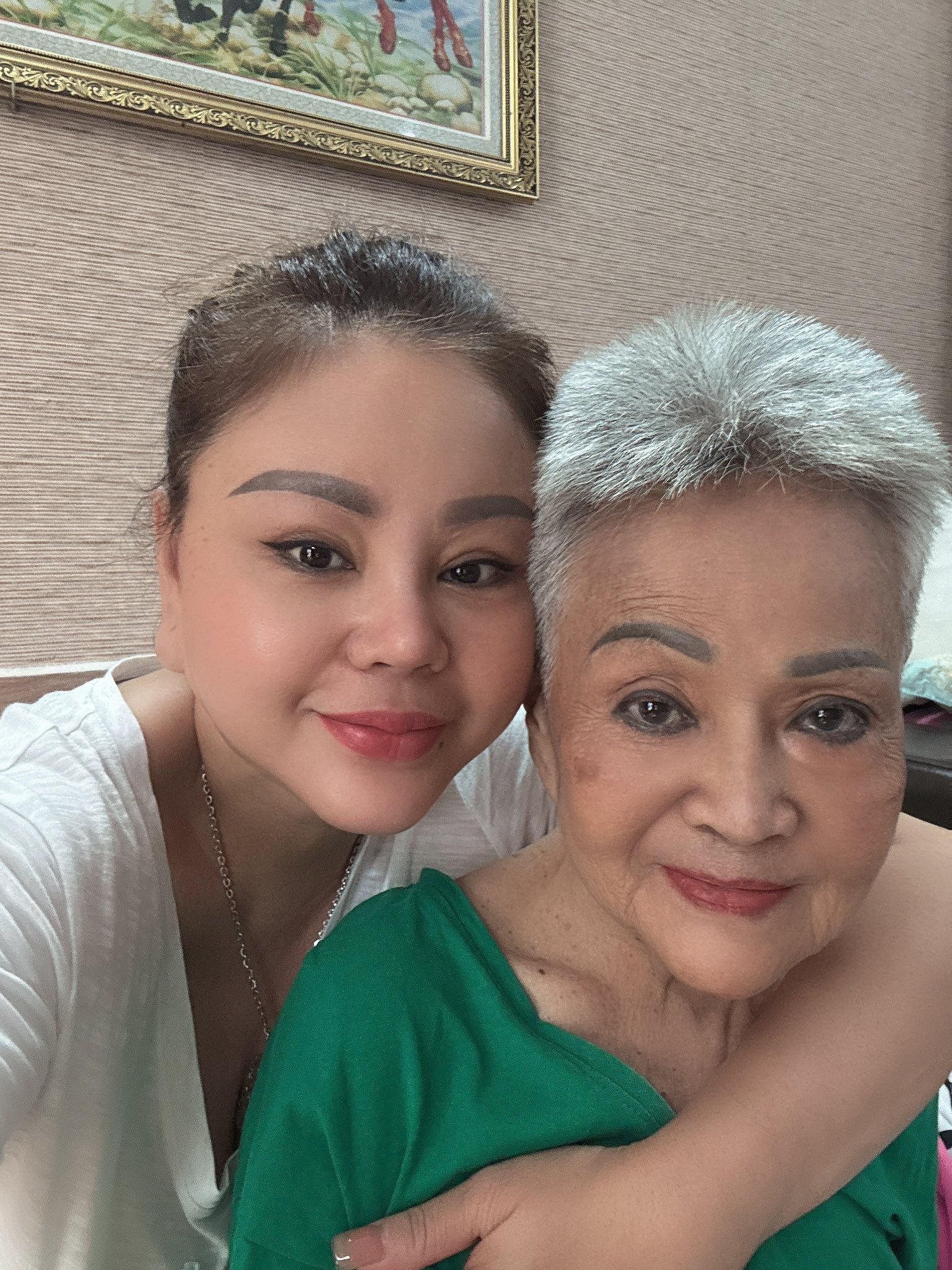 Nữ diễn viên chăm sóc sức khỏe