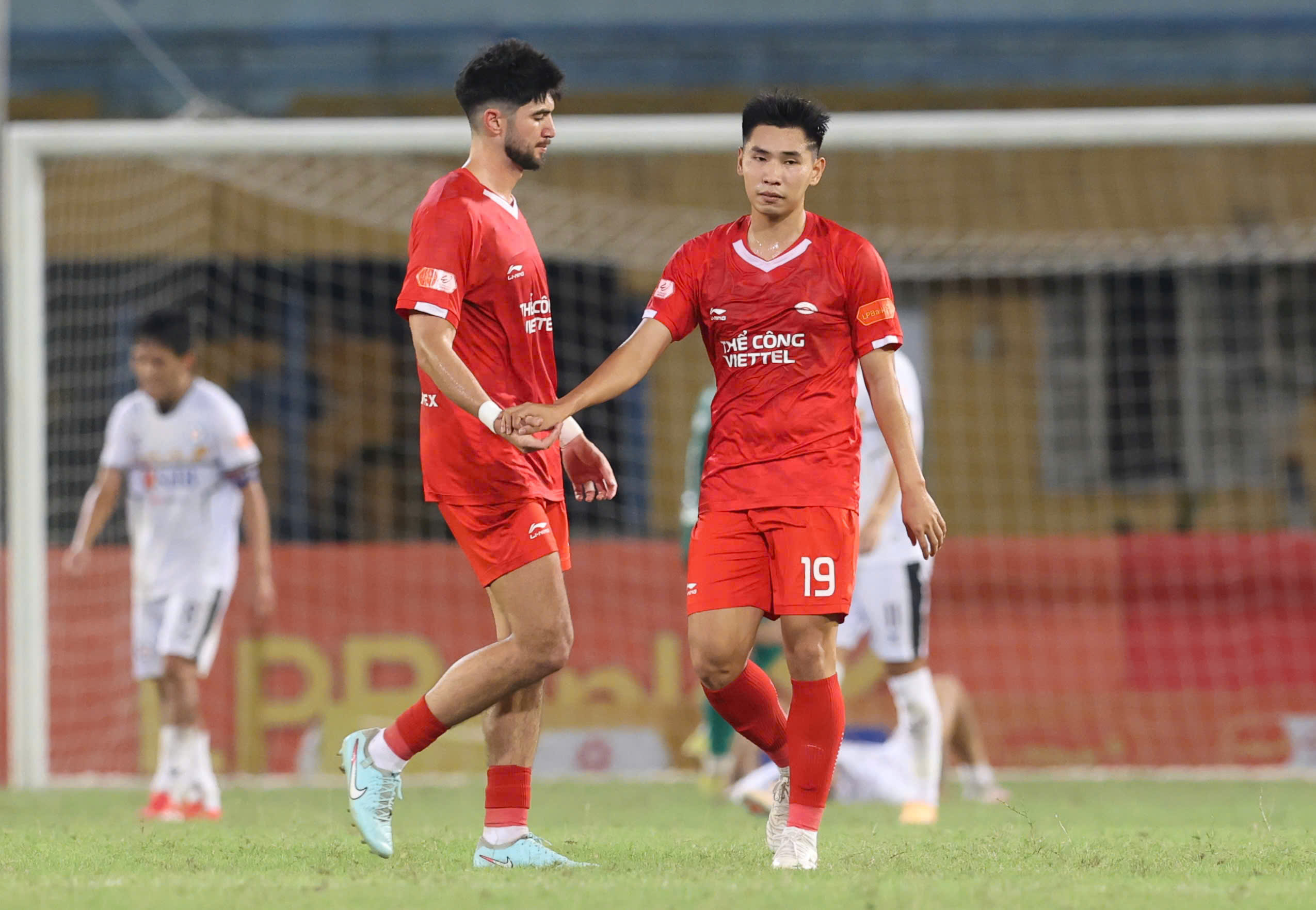 Thể Công Viettel nhận án kỷ luật từ VFF