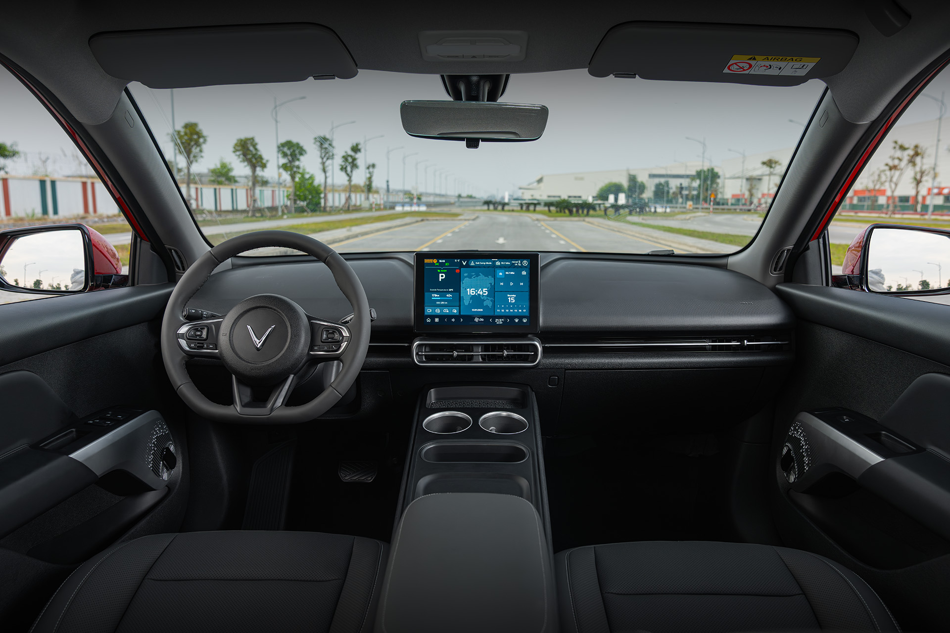 Nội thất rộng rãi của VinFast Limo Green