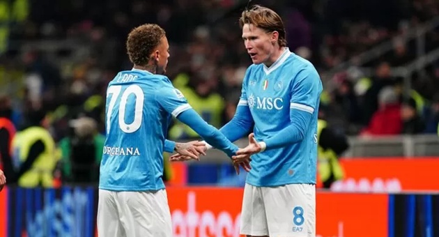 McTominay chói sáng giúp Napoli giành 1 điểm trước Inter