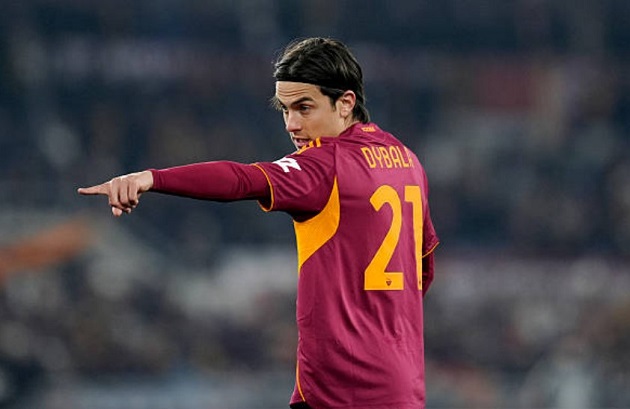 Paulo Dybala điều phối trận đấu cho AS Roma