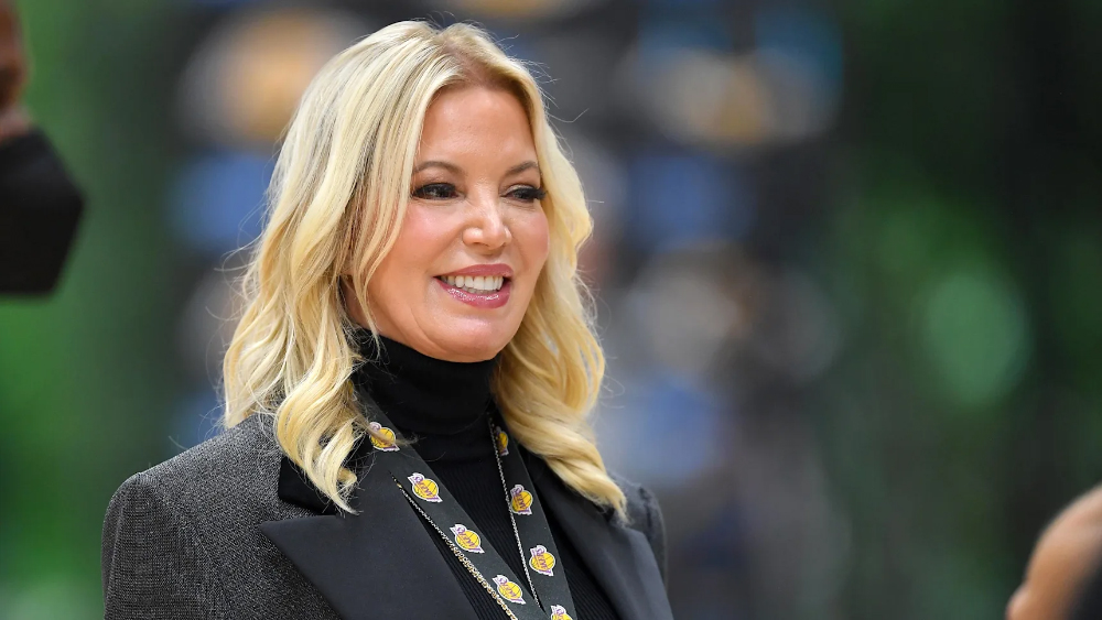 Jeanie Buss CEO của Lakers