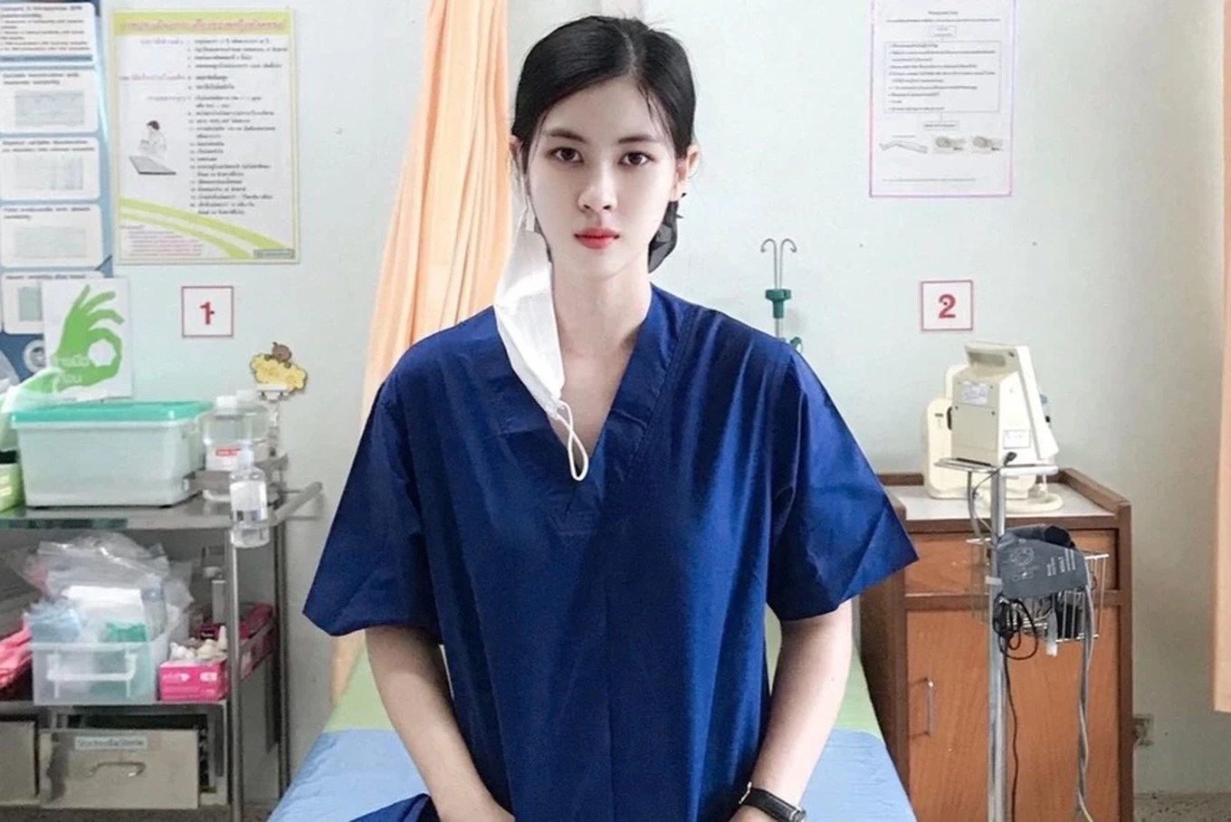 Nữ CĐV xinh đẹp của Thái Lan mến mộ Đình Bắc và U23 Việt Nam - 4