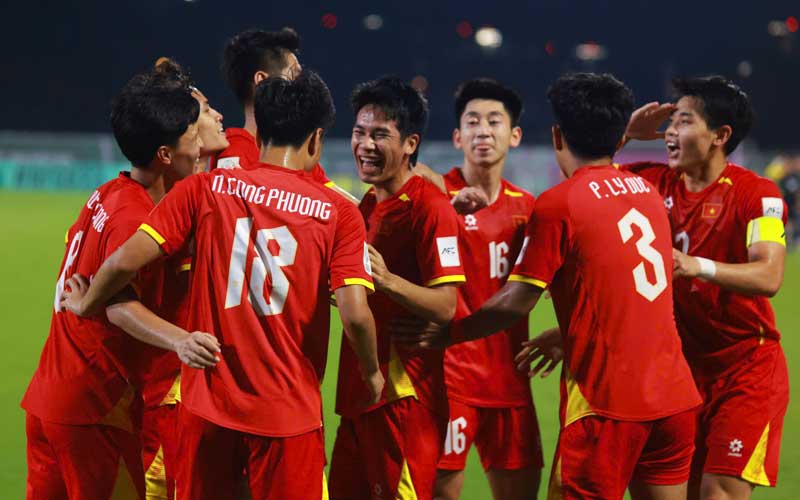 U23 Việt Nam thắng nhọc Kyrgyzstan