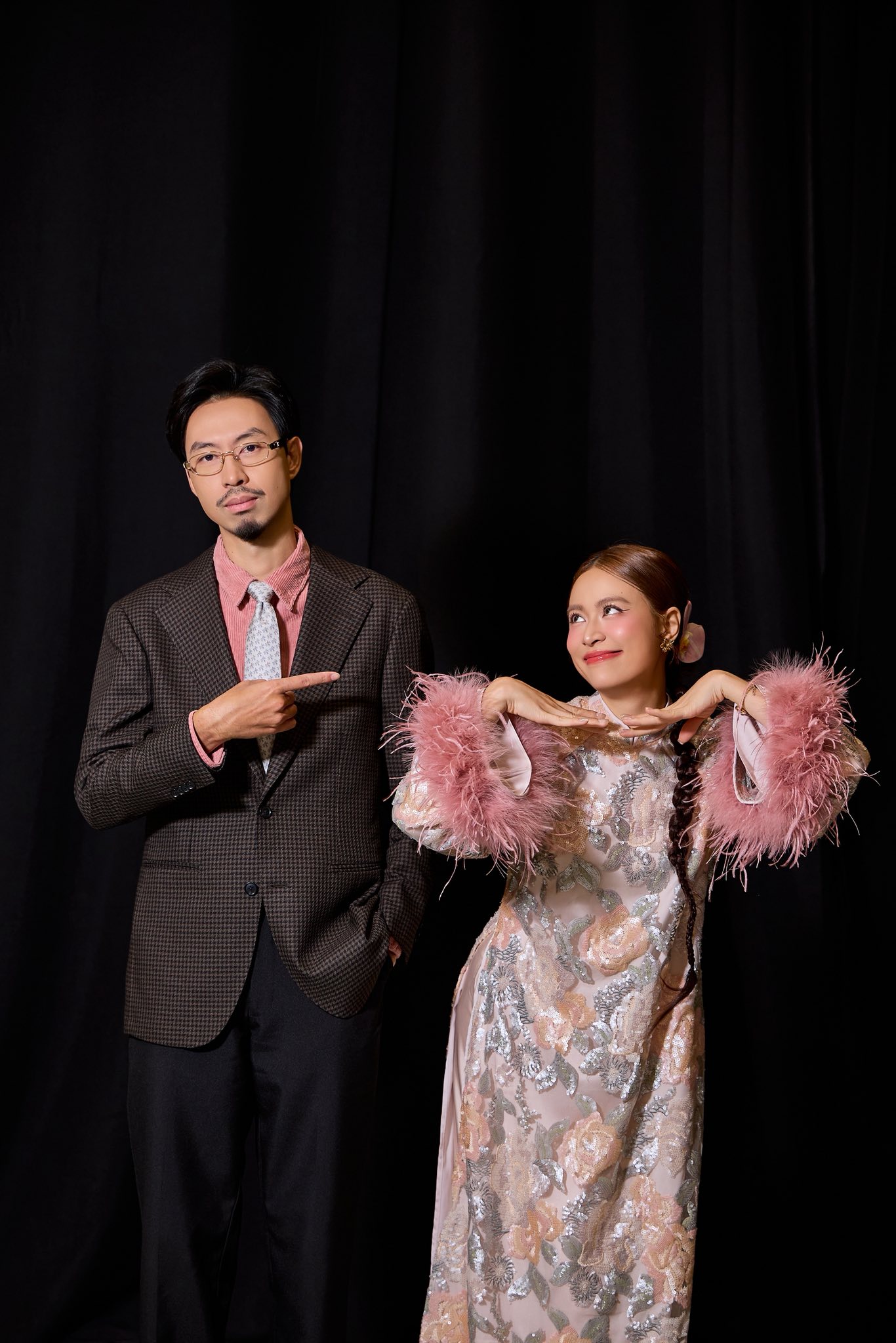 Từ cử chỉ, ánh mắt mà cả hai dành cho nhau khiến dân tình không khỏi thích thú