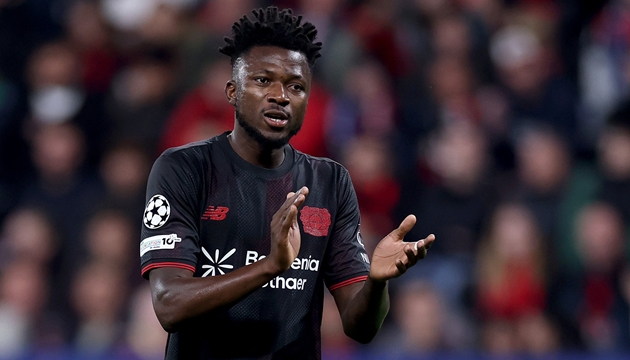 MU theo đuổi thương vụ chiêu mộ Edmond Tapsoba. MU theo đuổi thương vụ chiêu mộ Edmond Tapsoba.