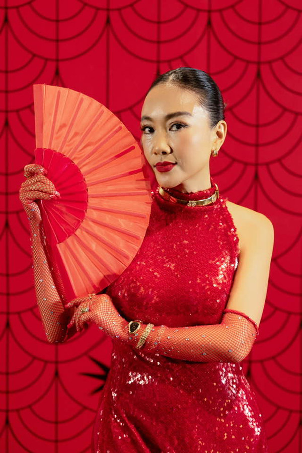 Nữ ca sĩ tuổi Ngọ lấy chồng Thụy Điển ở đời thực có cuộc sống viên mãn, tròn đầy - Ảnh 5. Nữ ca sĩ tuổi Ngọ lấy chồng Thụy Điển ở đời thực có cuộc sống viên mãn, tròn đầy - Ảnh 5.