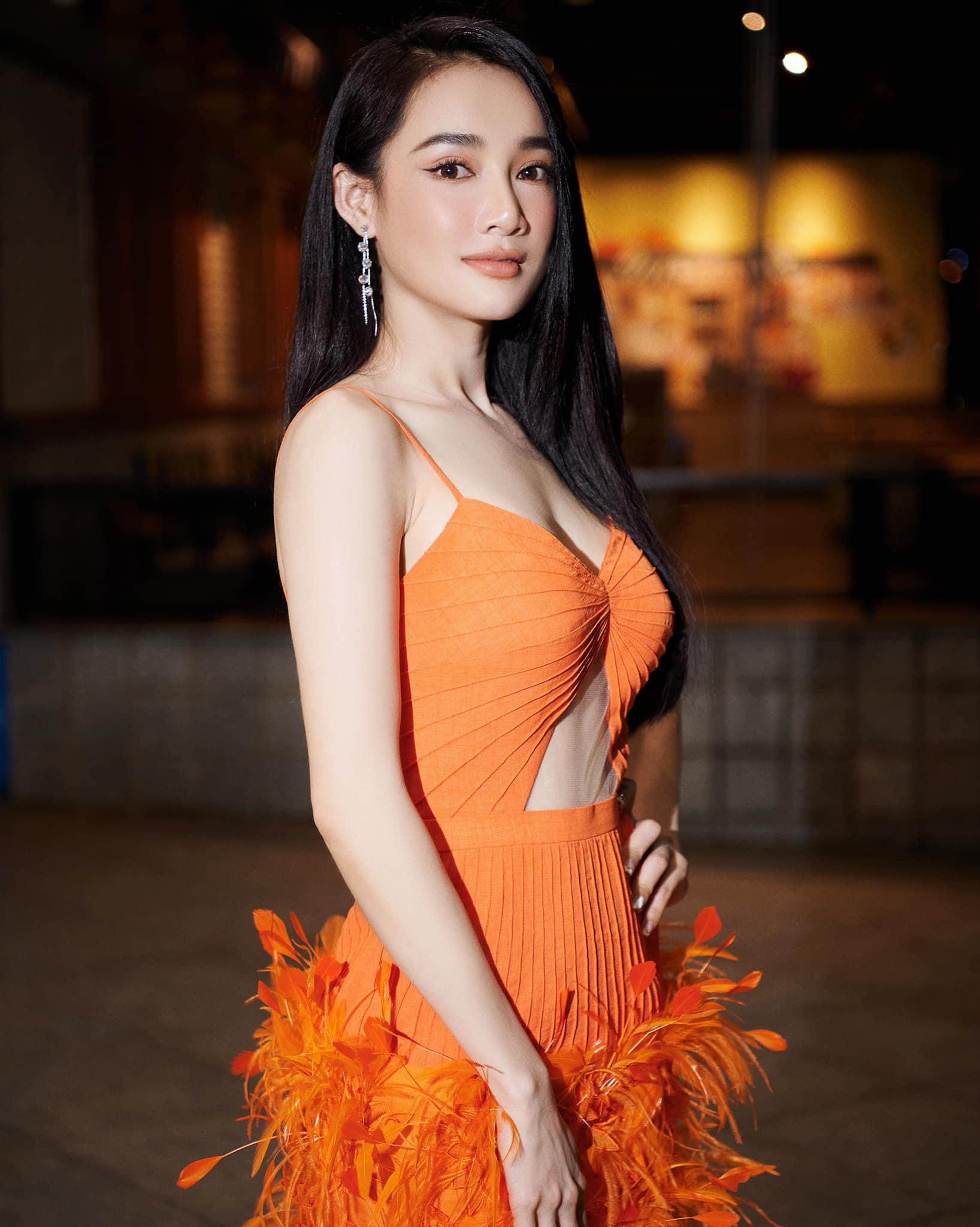 Nhã Phương xúc động nhận giải VTV Awards lần hai