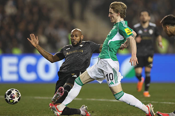 Newcastle thắng đậm Qarabag lượt đi