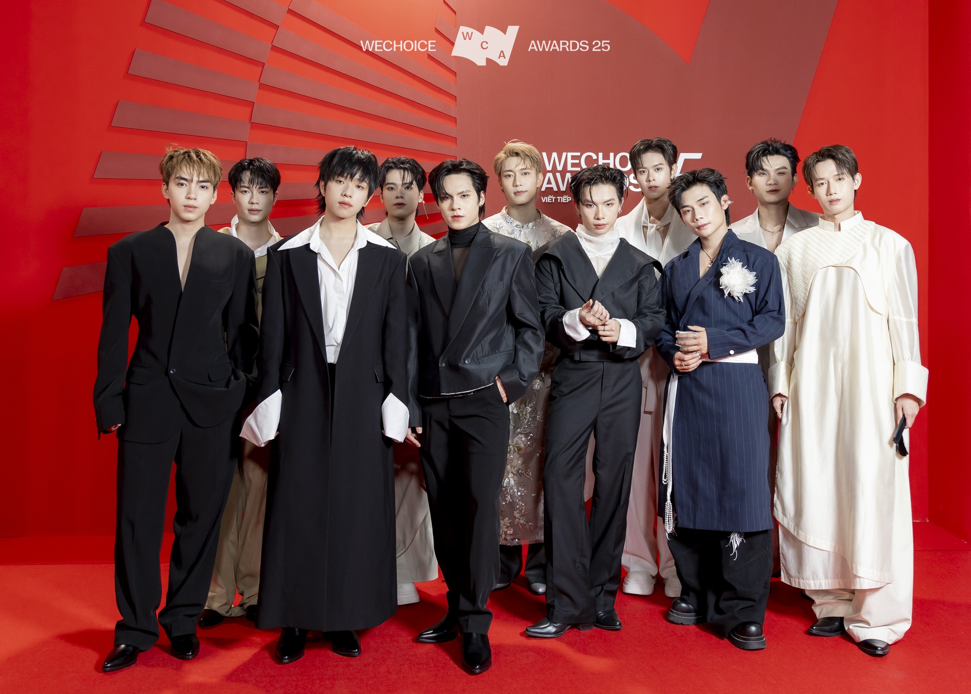 Dàn Tân Binh Toàn Năng khuấy động thảm đỏ