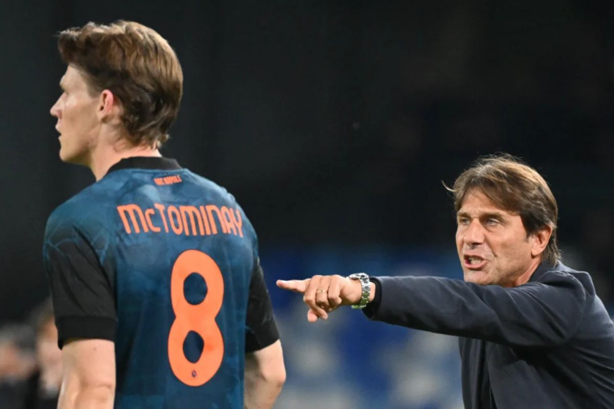 Napoli khủng hoảng: Khi nhà vô địch bị xem như “đã chết