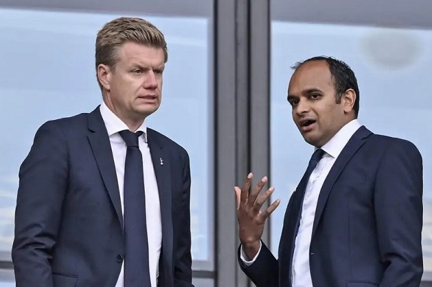 Giám đốc kỹ thuật Johan Lange và Giám đốc điều hành Vinai Venkatesham của Tottenham đặt trọn niềm tin vào Tudor. Ban lãnh đạo Tottenham đặt niềm tin vào Tudor