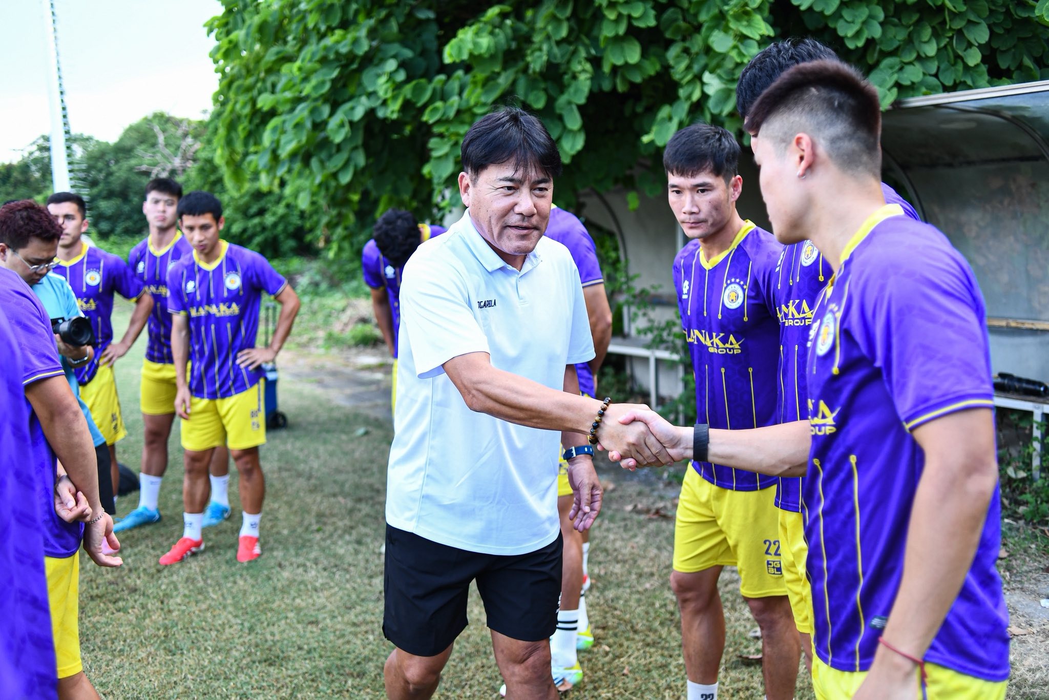 Đông Nam Á: “Đất dữ” của HLV Nhật - Ảnh 1.