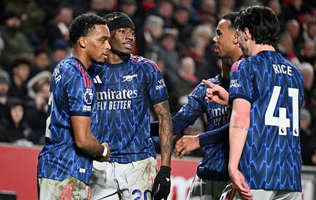 Noni Madueke ăn mừng bàn thắng