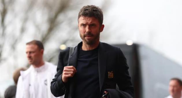 Michael Carrick cần củng cố tuyến giữa MU sau khi Casemiro ra đi