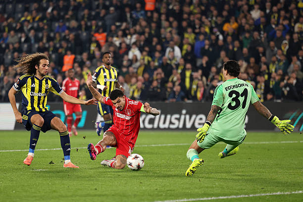 Nottingham Forest hai bộ mặt khác nhau at home and Europe