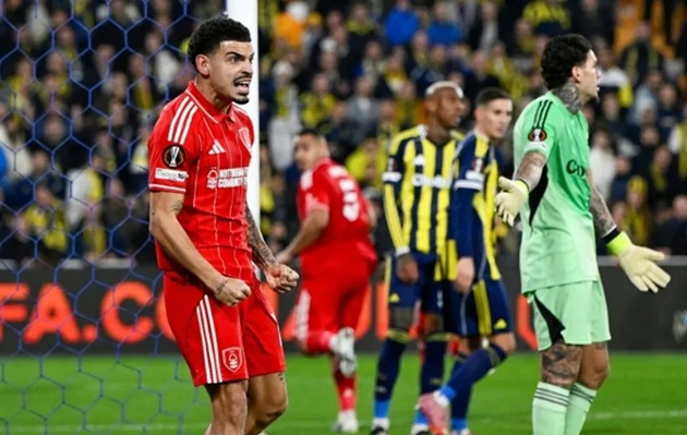 Forest hưng phấn sau trận thắng Fenerbahce