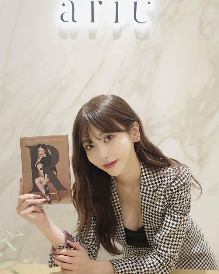 Đến fashion show của Dior, hot girl gây tranh cãi tới hơn 30 triệu lượt tương tác vì quá khứ là cựu diễn viên- Ảnh 2. Đến fashion show của Dior, hot girl gây tranh cãi tới hơn 30 triệu lượt tương tác vì quá khứ là cựu diễn viên- Ảnh 2.