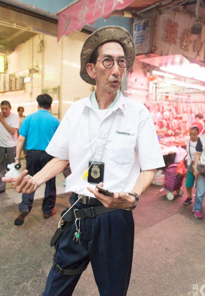 Nam diễn viên làm nhiều công việc lao động nặng nhọc để nuôi sống bản thân