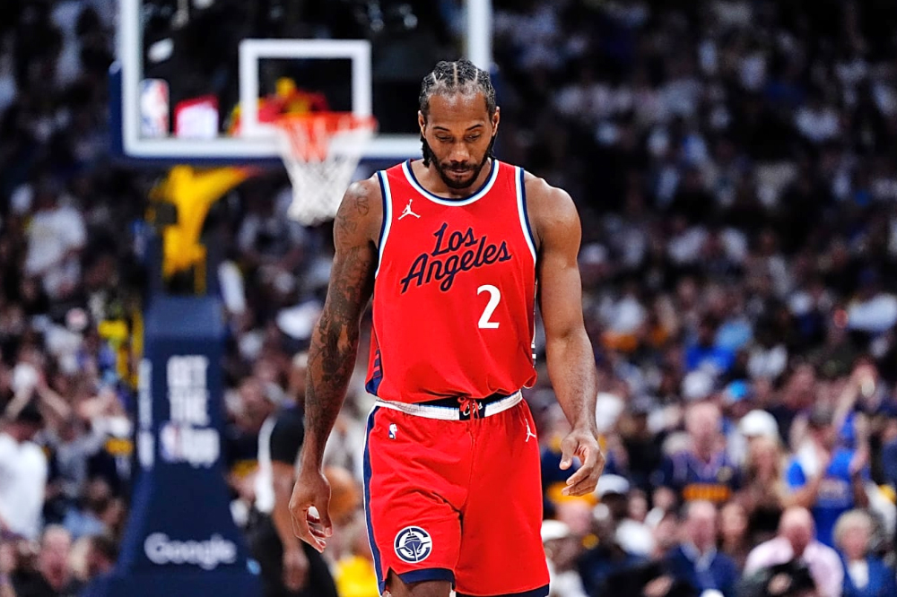 Kawhi Leonard trong cuộc họp báo
