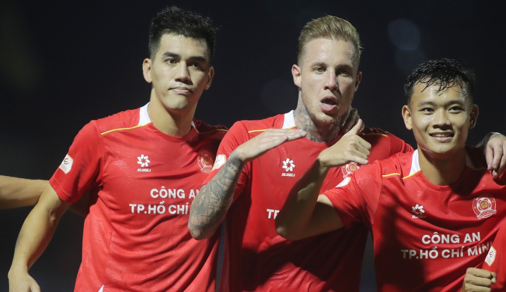 Tiến Linh và các đồng đội trong màu áo CA TP.HCM