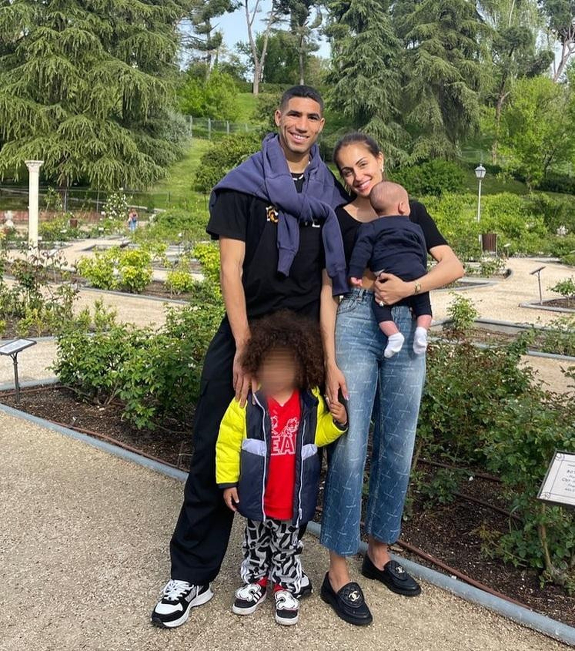 Mỹ nhân hơn 12 tuổi ngỏ ý tái hợp tuyển thủ Hakimi sau 2 năm ly hôn - 5