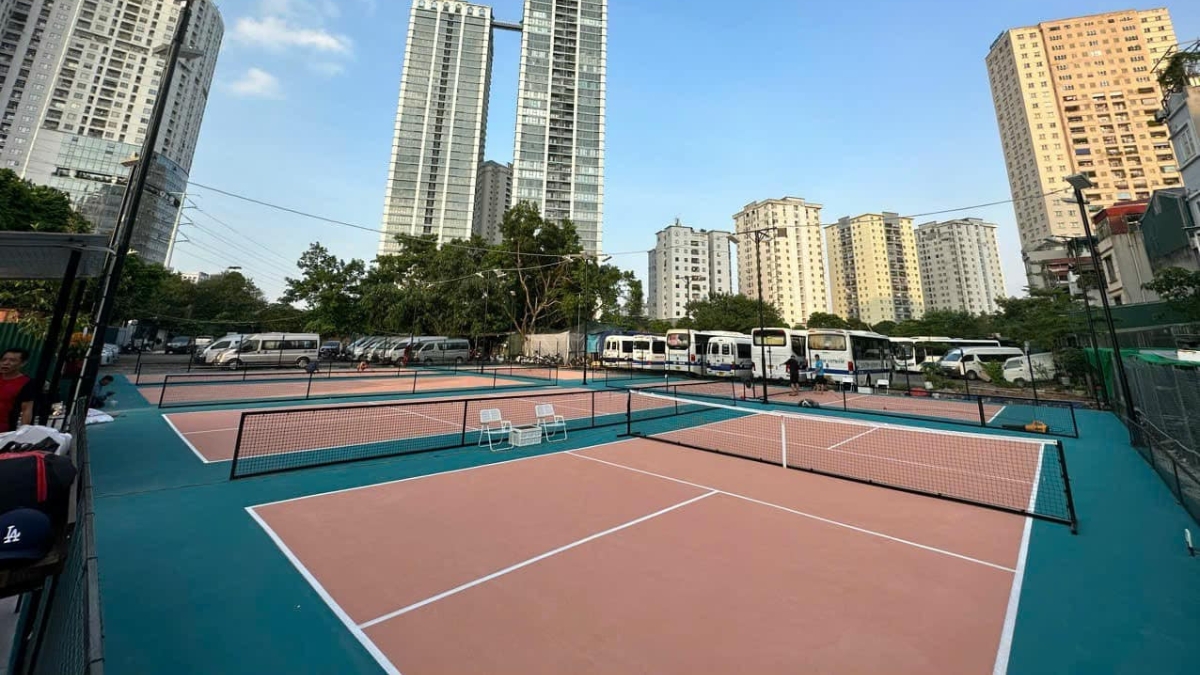 Nhiều sân pickleball đặt gần khu dân cư gây ra tiếng ồn ảnh hưởng tới đời sống cư dân - Ảnh minh họa.