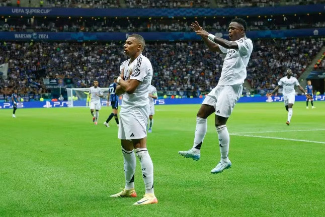 Vinicius chấp nhận đứng sau Mbappe tại Real Madrid