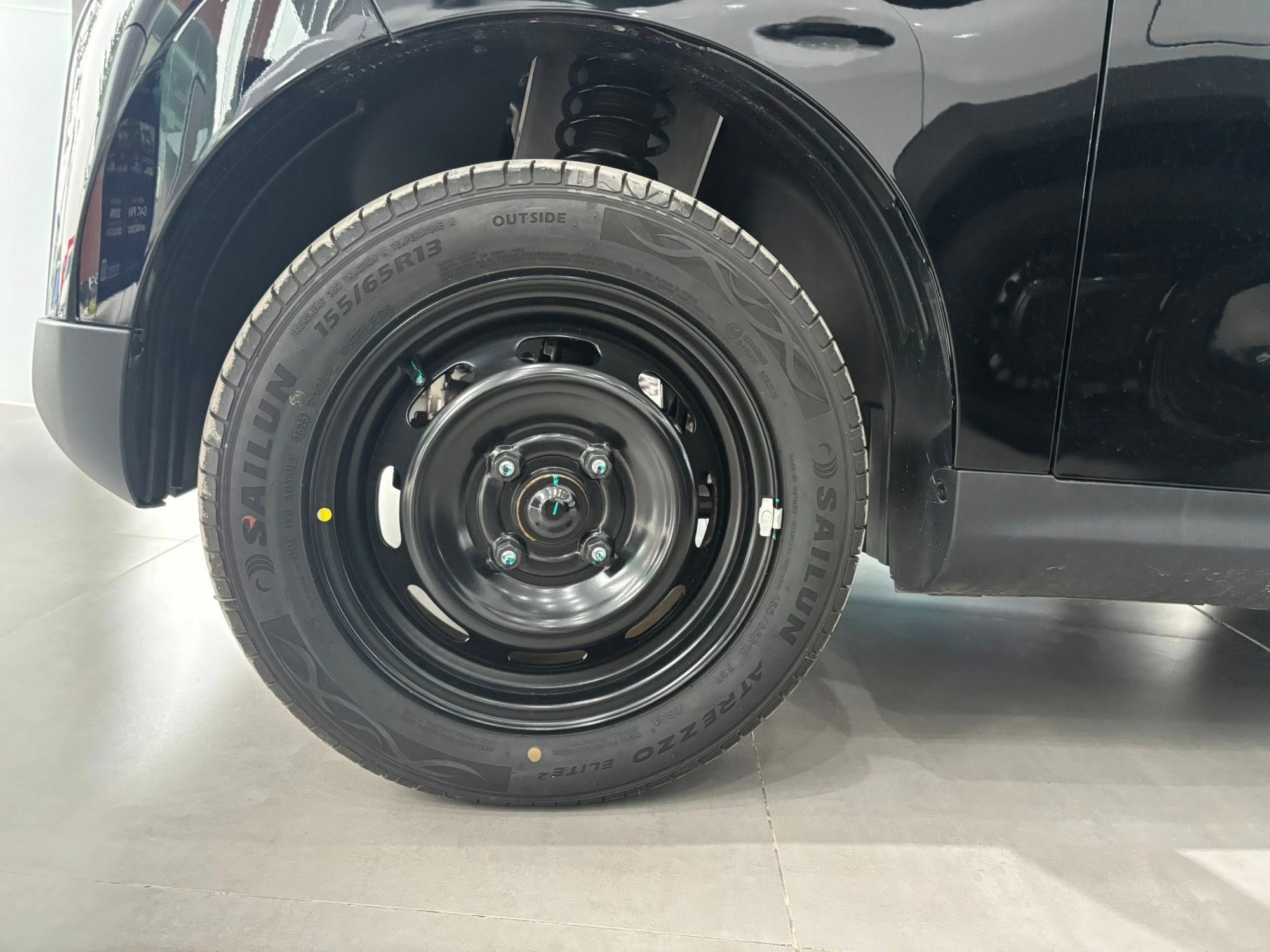 Lốp xe kích thước 155/65 R13.