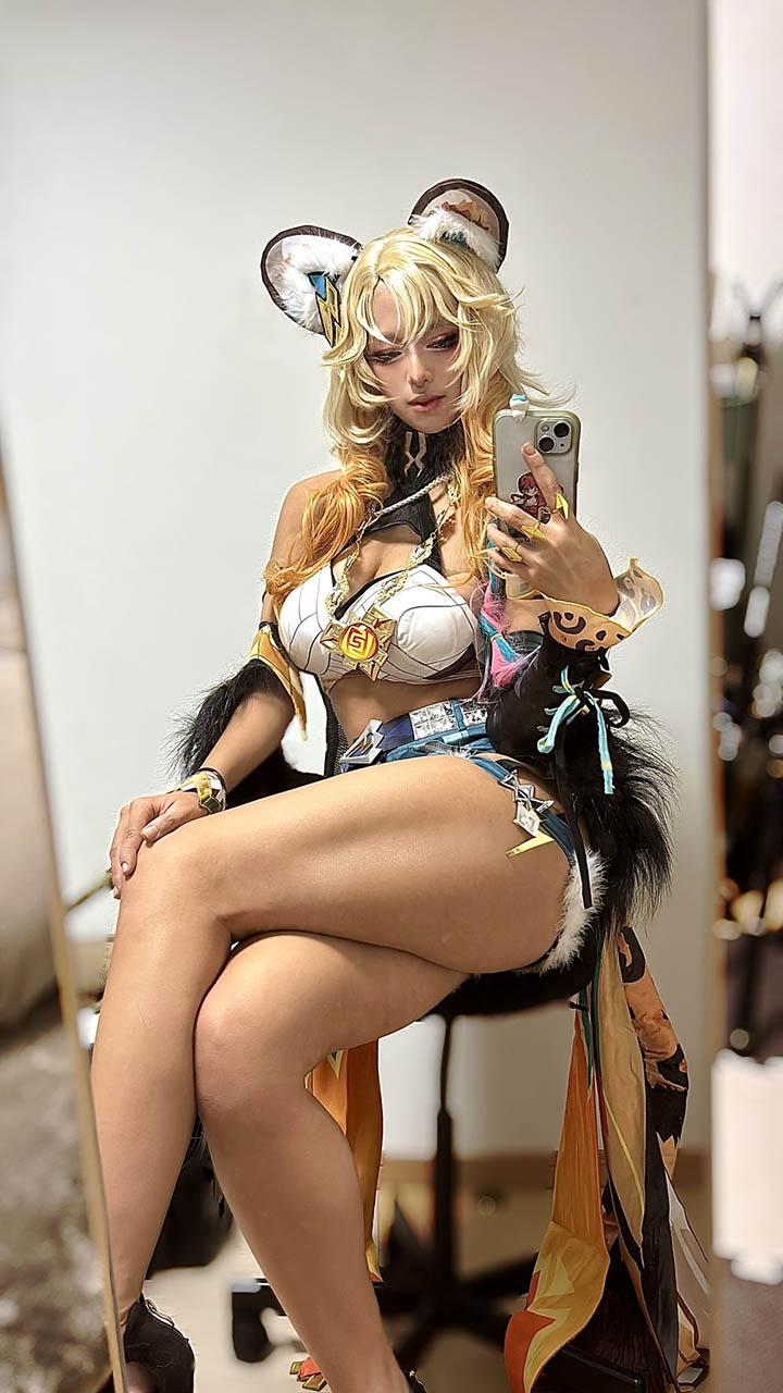 Cosplay như “xé truyện bước ra” với hơn 10 triệu view, coser vẫn bị chỉ trích vì chọn nhân vật da màu- Ảnh 5. Người hâm mộ lên tiếng bảo vệ Tina giữa tranh cãi
