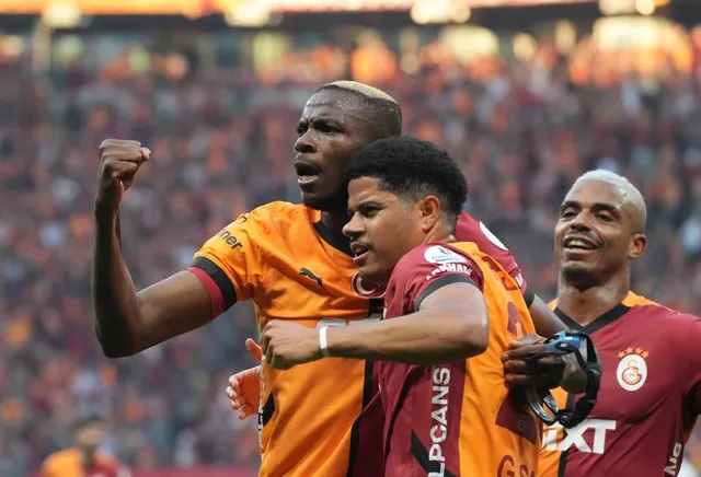 Galatasaray thi đấu thăng hoa
