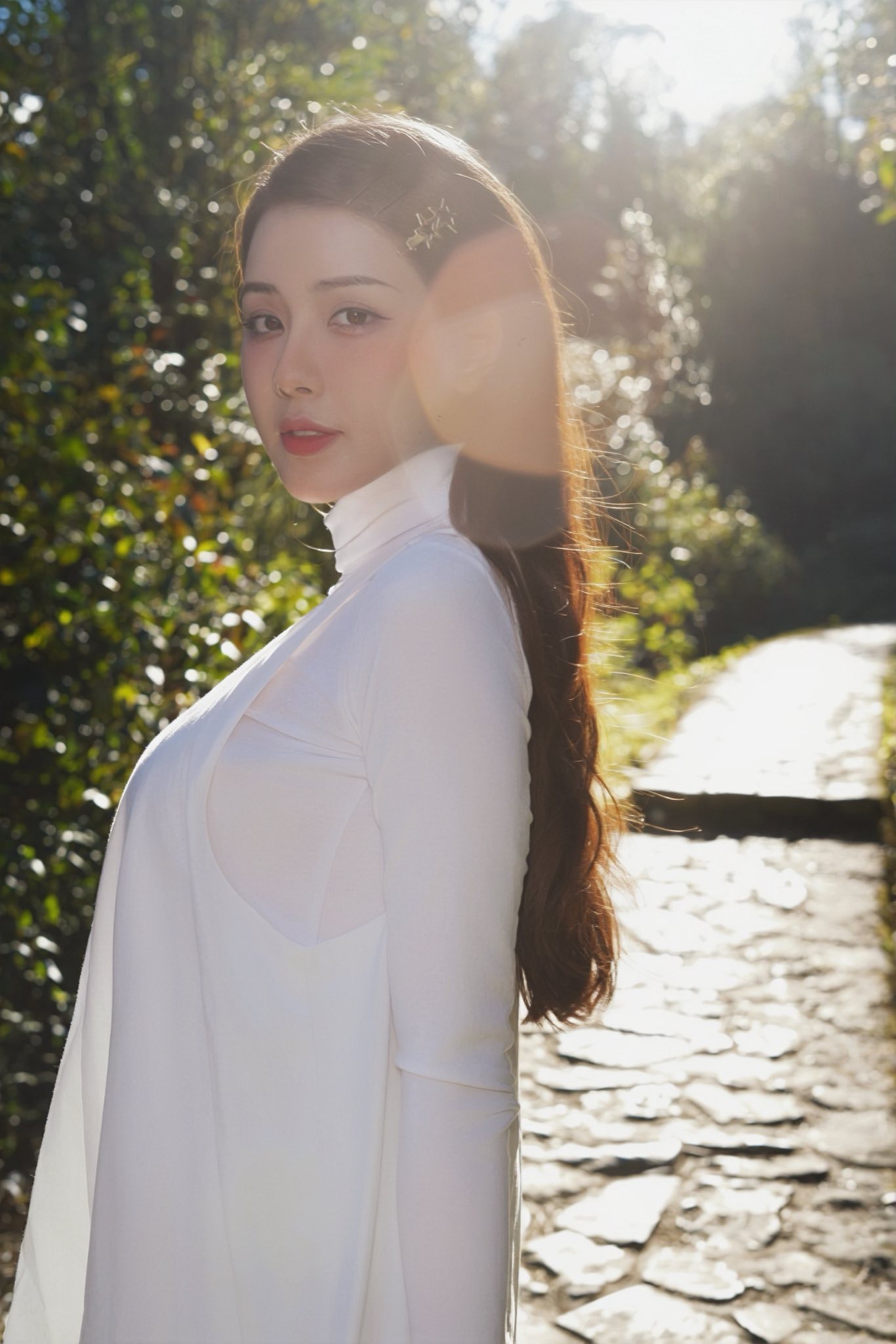 Bạn gái “trâm anh thế phiệt” của cầu thủ Văn Thanh tung ảnh bikini “cực cháy