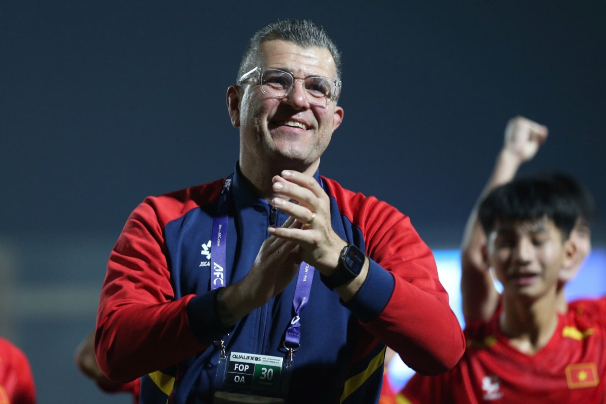 HLV Roland cùng U17 Việt Nam quyết giành vé dự VCK U17 World Cup