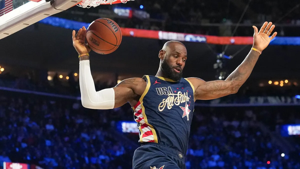 LeBron James úp rổ kỹ thuật tại NBA All-Star Game 2026