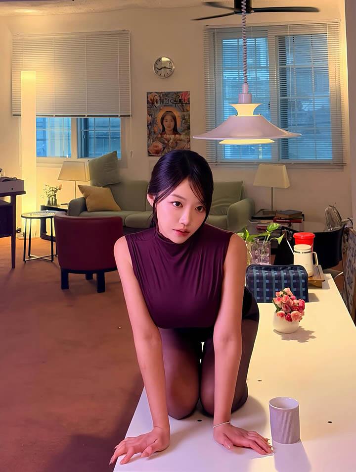 Tạo hình nhân viên văn phòng đầy cuốn hút của hot girl